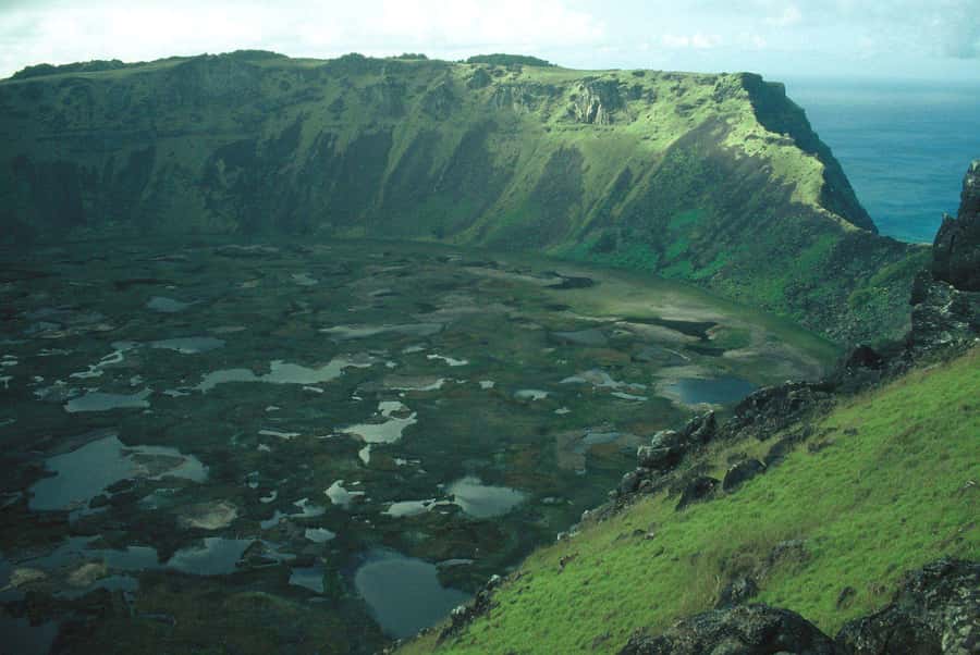 Orongo: The mythical city of kings - Ahu Vinapu gives the tour a different finish