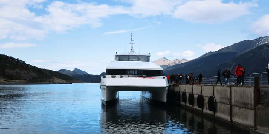 P. Natales: Balmaceda & Serrano Glaciers with Lunch & Whisky - Lunch at Estancia Perales