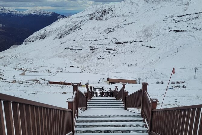 Panoramic Andes Valle Nevado and Farellones - Lo Barnechea: the practical clothing stop
