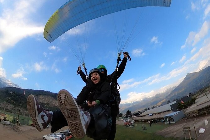 Paragliding in Santiago and Paragliding Santiago - Leandro’s briefing and the smooth ride