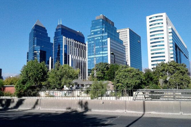 Post Cruise Transfer and Santiago City Tour (Max 10) - La Moneda and the civic center