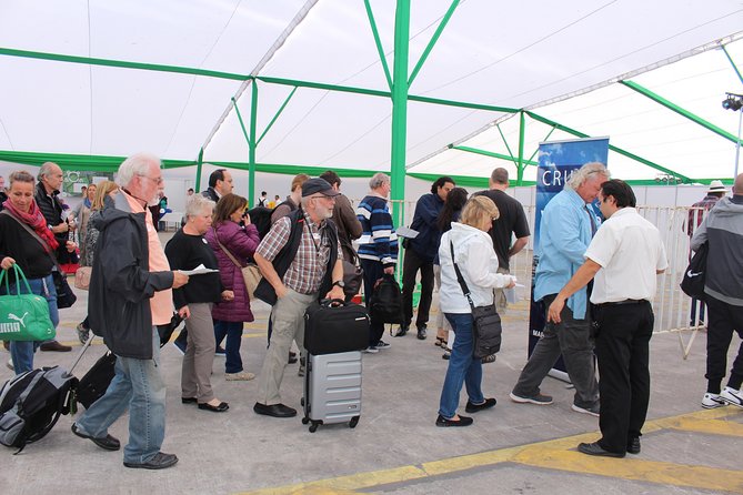 Pre or Post Valparaiso Cruise with Santiago City Tour and optional Vineyard - La Moneda and the civic center