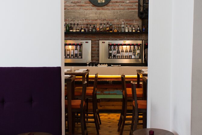 Premium Wine Tasting in Santiago de Chile - The pairing: cold cuts, nuts, and local flavors