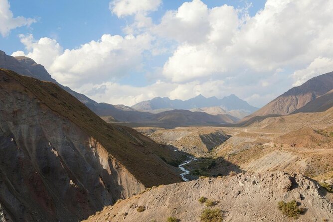 Private Andes Day Excursion to Maipo Valley and El Yeso Reservoir - Climbing Toward Valle del Yeso