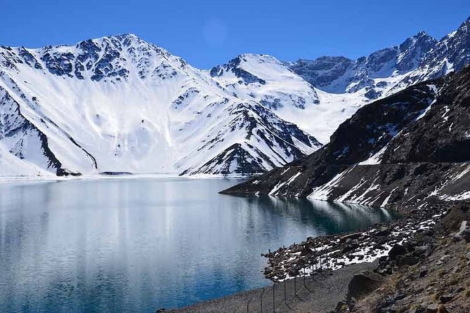 Private Embalse del Yeso Picnic in Andes Mountains from Santiago - A possible stop at the Chocolate House
