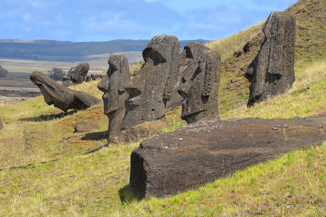Private Full-Day Easter Island Highlights South and East - A private route through southern and eastern Rapa Nui