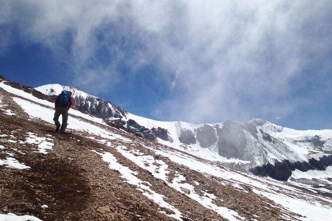 Private full day hike to Pintor hill from Santiago - reaches 4.180m in one day! - Is $205 per person fair value?