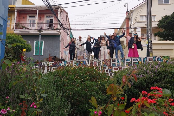 Private Full-Day Tour to Valparaiso Viña del Mar and Reñaca - Valparaíso in two hours: hills, viewpoints, and port life
