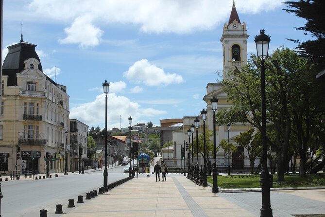 Private Punta Arenas Pioneers and Palacios City Tour - A local tasting to finish the morning