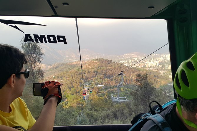 Private San Cristobal Hill Mountain Bike Tour - Panoramic city views from the park trails