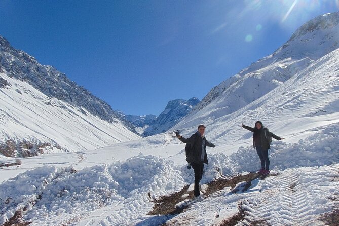 Private Santiago, Visit Hot Springs and Picnic in Cajon del Maipo - The Andes picnic: wine, snacks, and a short pause