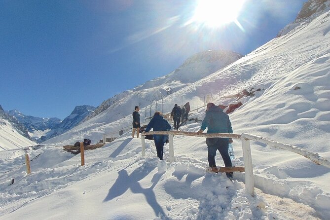 Private Santiago, Visit Hot Springs and Picnic in Cajon del Maipo - The return to Santiago and the value of the schedule