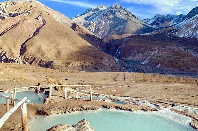 Private tour Cajón del Maipo and Natural hot springs - Snacks are included, but lunch is not