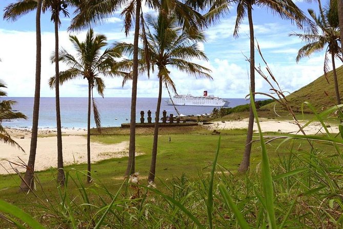 Private Tour: Full Day Easter Island Highlights - Ahu Tongariki and fifteen moai facing inland