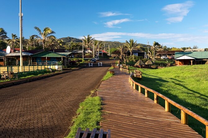Private Tour in Hanga Roa the only city of Rapa Nui - Meeting the moai at Ahu Tahai