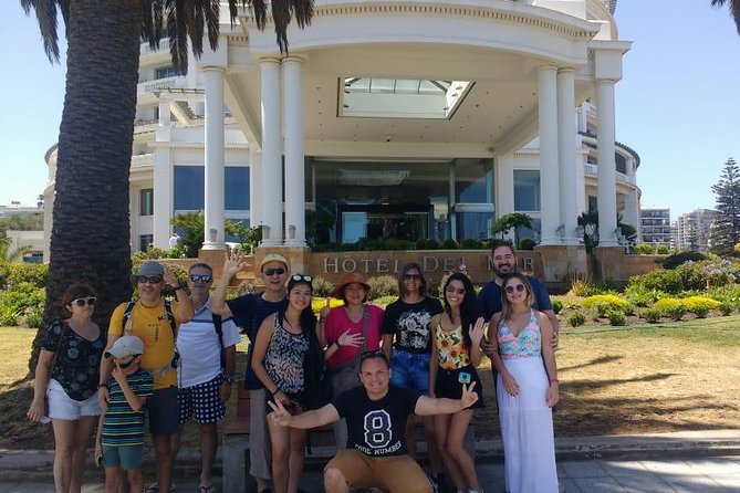 PRIVATE TOUR: Pre-Post Cruise Viña del Mar Valparaiso and Casablanca Winery tour - Palaces, museums, and Valparaíso’s funiculars