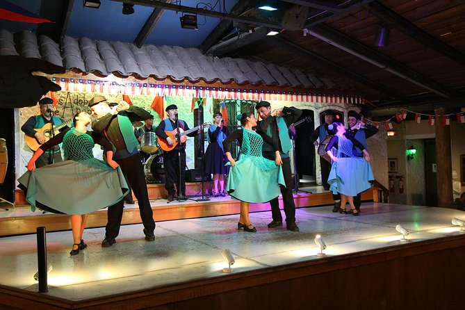 Private Tour: Santiago at Night with Dinner and Show - Key points to know before booking