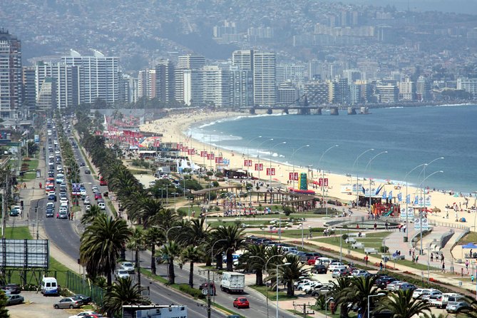 Private Tour: Viña del Mar and Valparaíso Tour with Wine Tasting in Casablanca Valley - The old elevators are part of the experience
