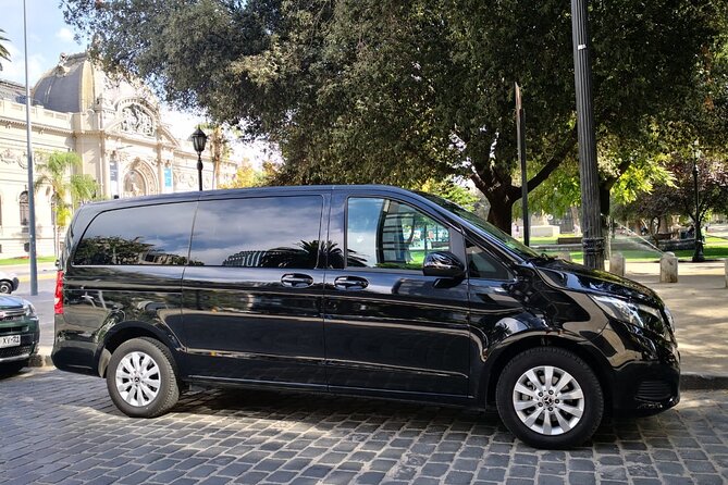 Private Transfer from Santiago Airport to Santiago Hotel & V.V. - The private ride into Santiago