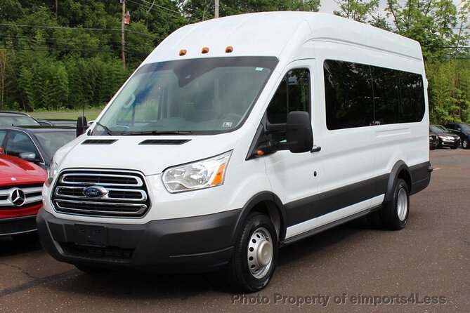 Private Transfer from Santiago Airport to Santiago Hotel & V.V. - What the ride is like for couples, families, and groups