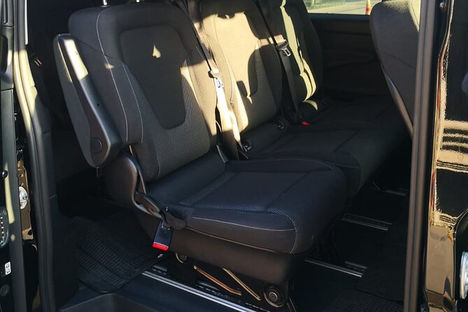 Private Transfer from Santiago Airport to Santiago Hotel & V.V. - Communication is the real key to success