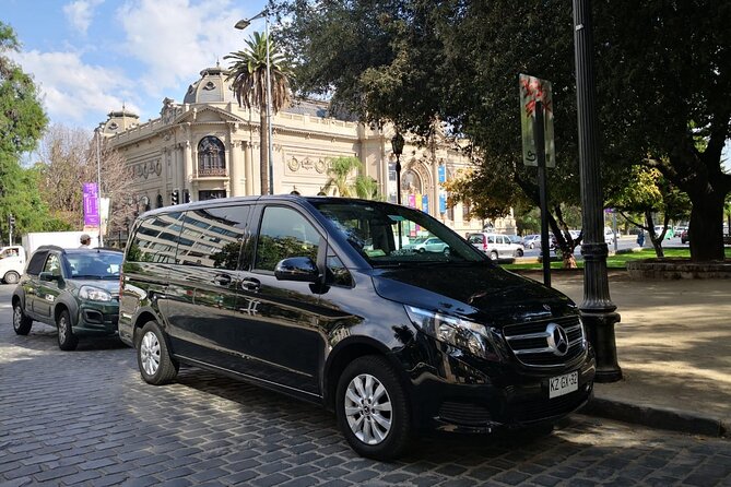 Private Transfer from Santiago Airport to Santiago Hotel & V.V. - From touchdown to Gate 4