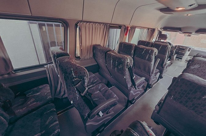 Private Transportation Airport to Santiago For Large Groups - Cancellation and timing