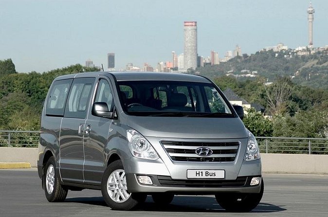 Private Transportation from Santiago Airport AMB to Santiago - What the 20 to 45 minute journey is like