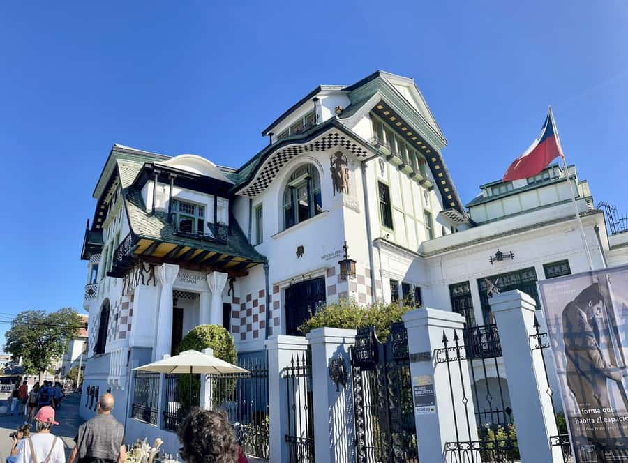 Private: Viña del Mar and Valparaiso Day Tour - Paseo Yugoslavo and the view across the hills