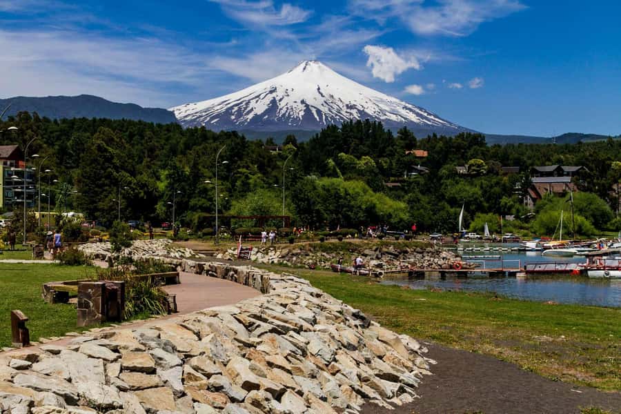 Pucón and Villarrica: Guided Tour with Hotel Pickup - Villarrica waterfront and the museum visit