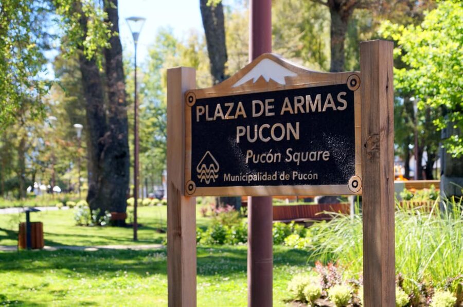 Pucón and Villarrica: Guided Tour with Hotel Pickup - Craft stalls and the Canela viewpoint