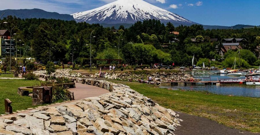 Pucón and Villarrica: Guided Tour with Hotel Pickup - Language, guiding, and group size