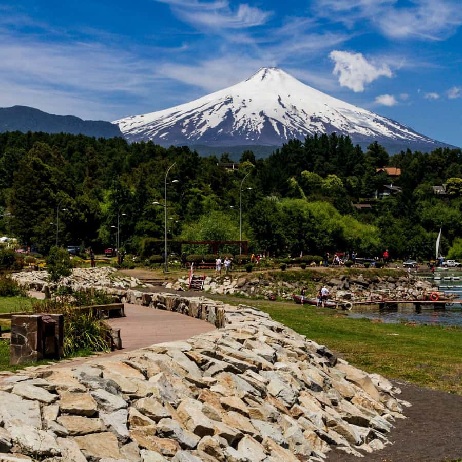 PUCON: TOUR AROUND THE AREA WITH THERMAL BATHS - The Turbio River and Villarrica’s volcanic force
