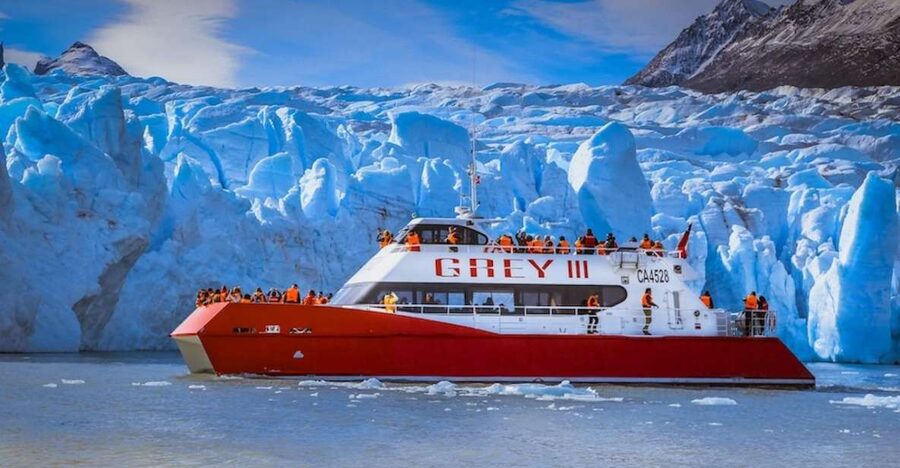 Puerto Natales: Grey Glacier Navigation w/ Transport - The 35-Minute Walk Along Lake Grey