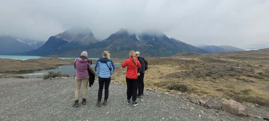 Puerto Natales: Torres del Paine Full Day Tour - Gray Lake and the walk toward the glacier