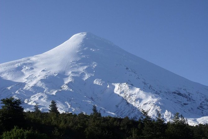 Puerto Varas: Full day Osorno Volcano and Petrohue falls - Todos los Santos Lake in about 40 minutes