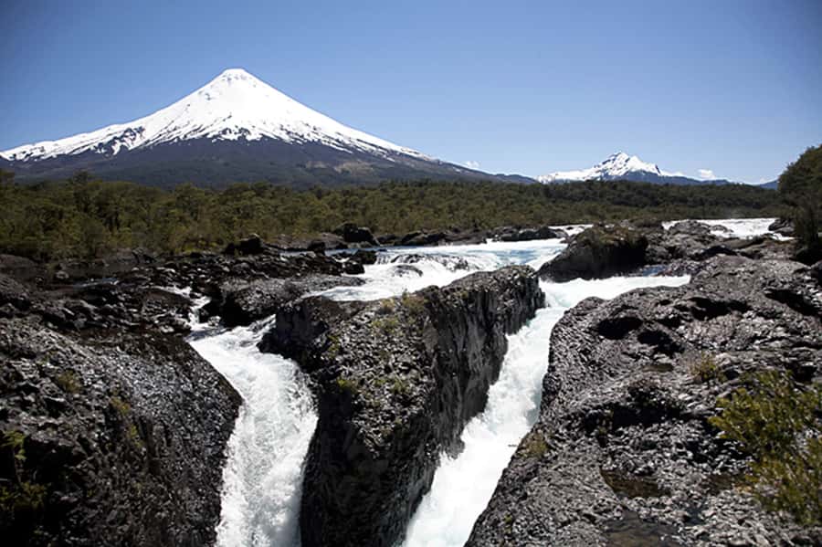 Puerto Varas: Osorno Volcano Day Trip by Air-conditioned Van - Why Osorno makes a strong half-day outing