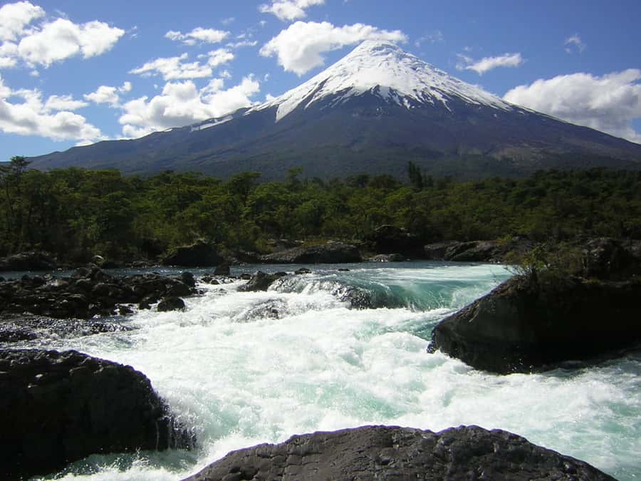 Puerto Varas: Osorno Volcano, Petrohue Falls Full-day Trip - Osorno Volcano at 3,937 feet