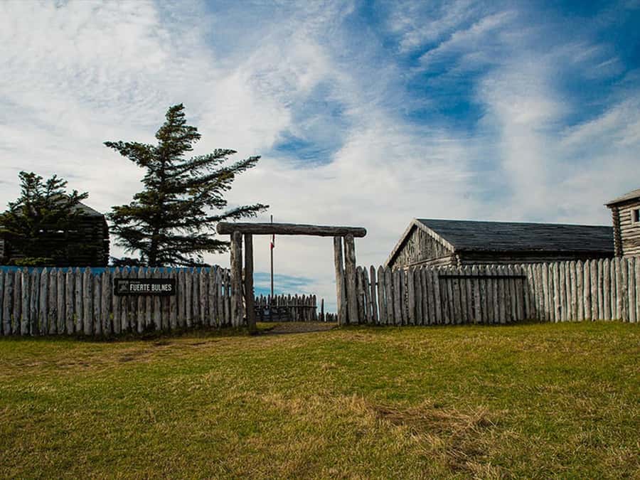 Punta Arenas: Fort Bulnes Historical Tour - A quick photo at the middle of Chile