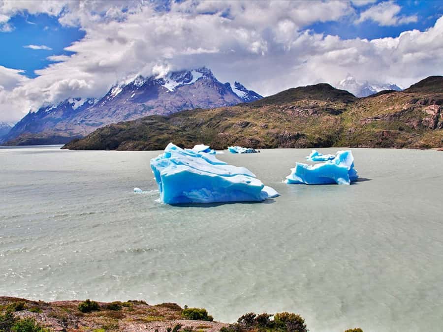 Punta Arenas: Torres del Paine & Grey Glacier Full-Day Boat - Grey Lake and the catamaran ride