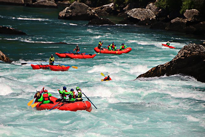 Rafting Azul a Macal - Futaleufu River - From Bochinche Expediciones to the river put-in