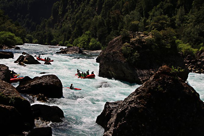 Rafting Puente a Macal - Futaleufu River - Meeting in Futaleufu at Pedro Aguirre Cerda 545