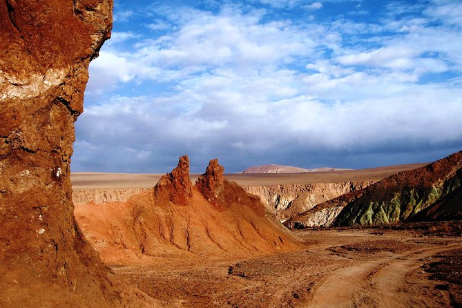 Rainbow Valley Tour from San Pedro de Atacama - Rainbow Valley’s stripes, salts, and crystals