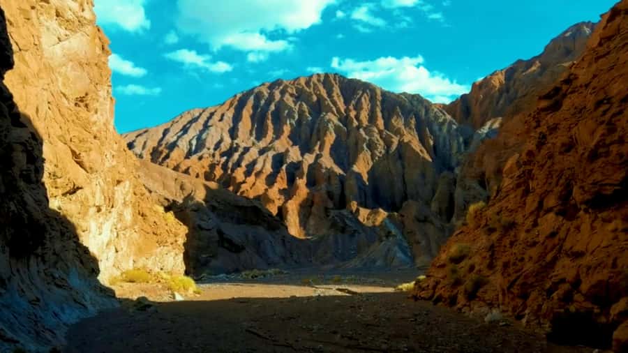 Rainbow Valley Tour: Mesmerizing Colors and Flavors - Entering Valle del Arcoiris at 3,600 meters