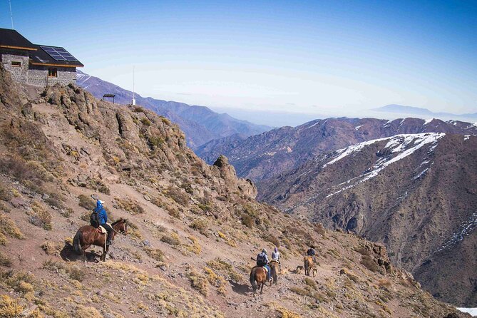 Ride in the semi-private Andes with roast - Leaving Santiago for Yerba Loca Park