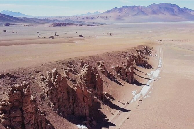 Salares Route and Exploration of the Caldera de la Pacana - Vegas de Quepiaco: a wetland in dry country