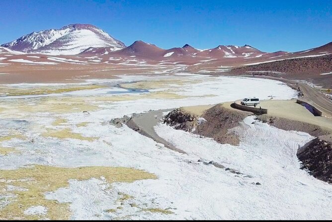 Salares Route and Exploration of the Caldera de la Pacana - Breakfast with Licancabur and Juriques