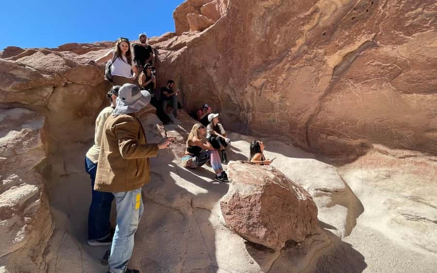 San Pedro de Atacama: Rainbow Valley and Petroglyphs Tour - Breakfast before the colors of Matancilla