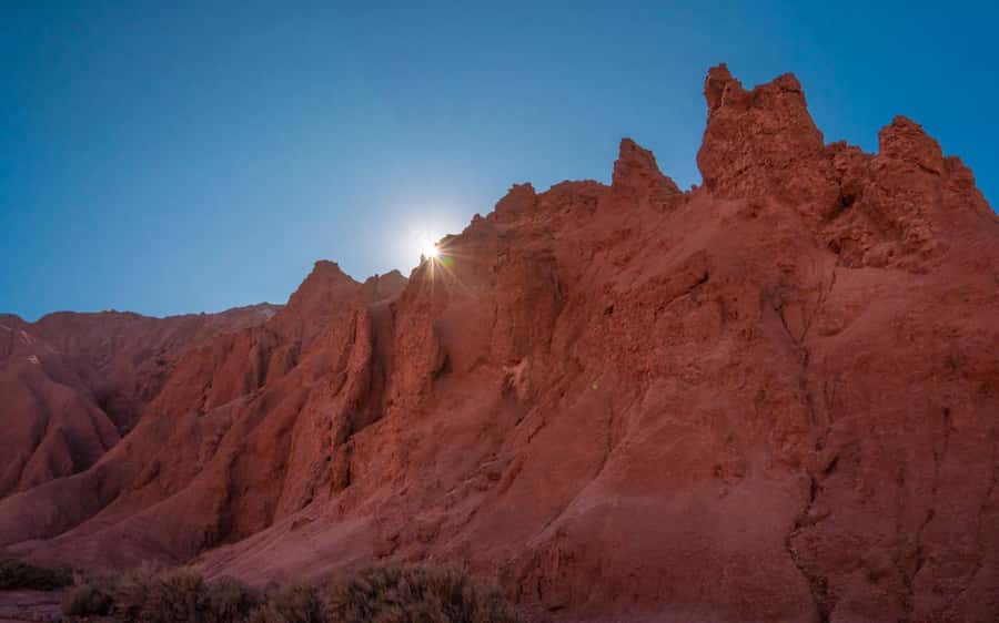 San Pedro de Atacama: Rainbow Valley and Petroglyphs Tour - Why Rainbow Valley has so many colors
