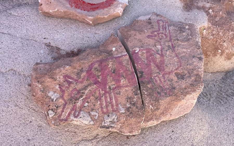 San Pedro de Atacama: Rainbow Valley and Petroglyphs Tour - A short hike with a strong sense of place